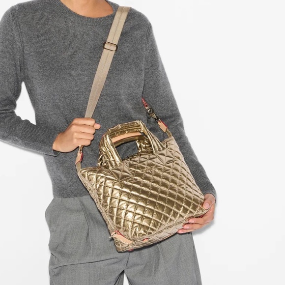 💋Antique Gold Metallic Bag *NEW - Picture 1 of 4